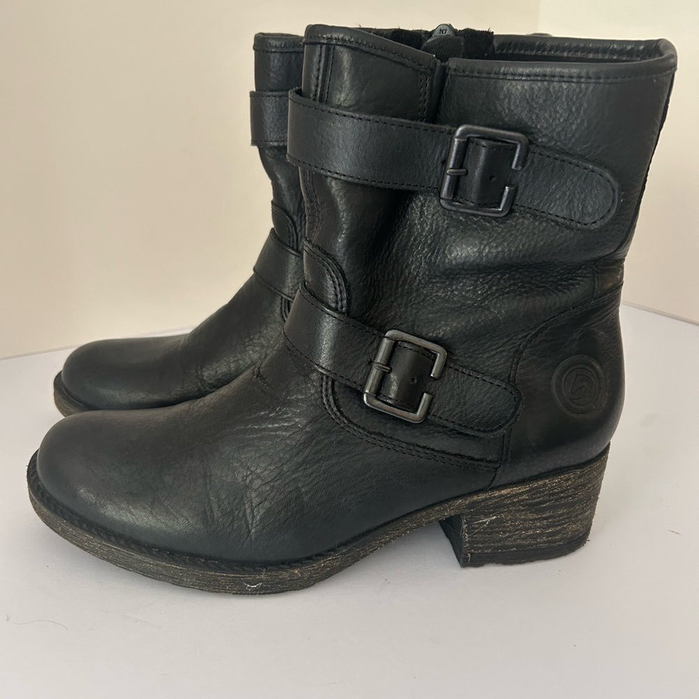 Remonte Black Leather Moto Style Boots size 7.5 (38). Short height, 2” heel Nice